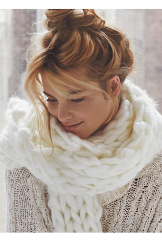 Love this chunky knit scarf