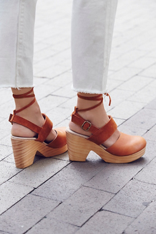 belmont leather clog