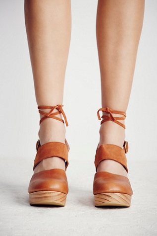 belmont leather clog