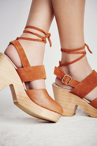 belmont leather clog